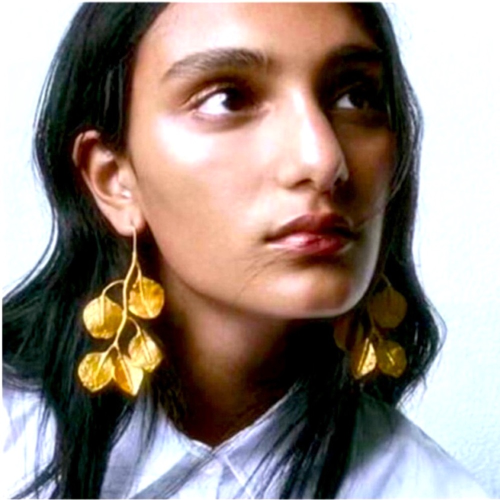 NWOT Anthropologie Veranda Gold Leaf Drop Earrings